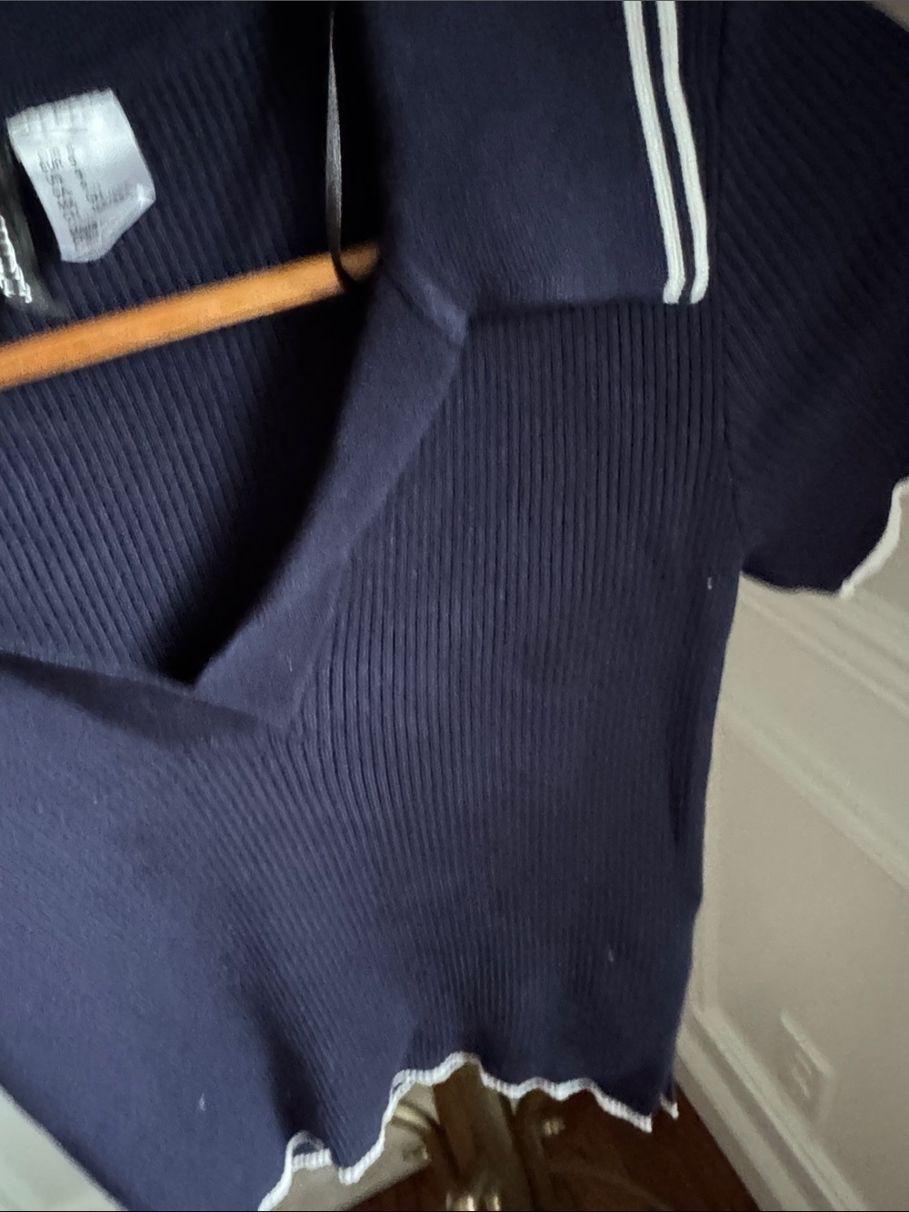 H&M Navy Ribbed Polo Crop Top with White Trim - Picture 4 of 4